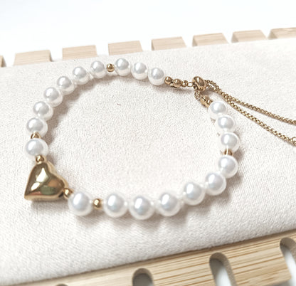 Pulsera perlada con charm de Corazón