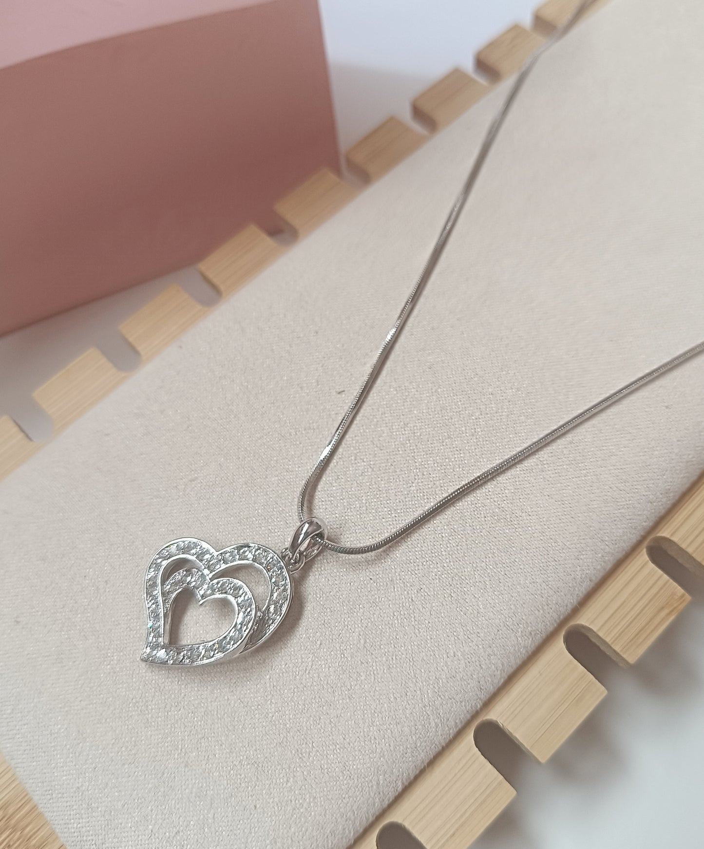 COLLAR DOBLE CORAZÓN CON COLGANTE CRISTAL CHECO