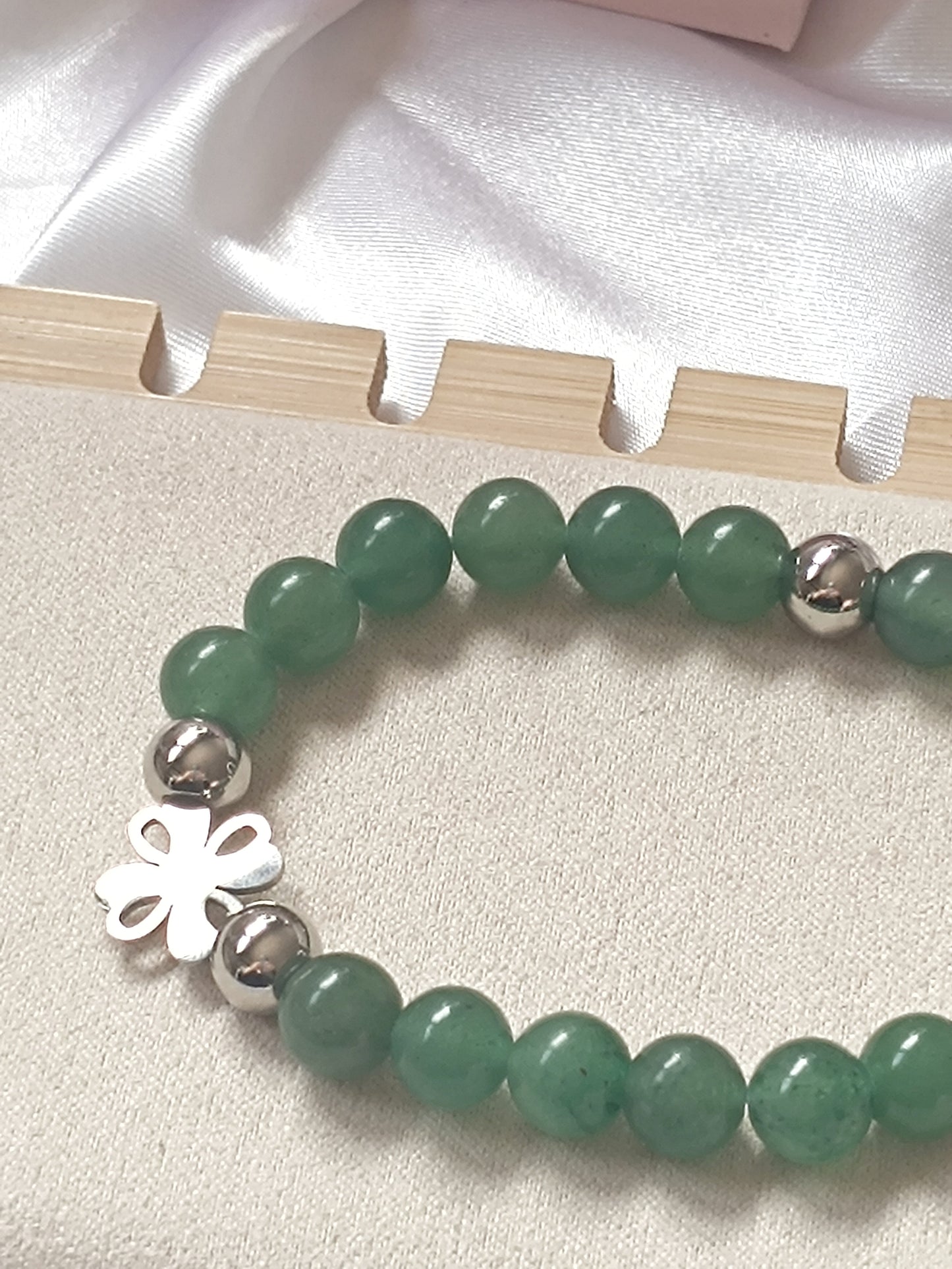 Pulsera Elástica de Venturina verde con trébol suertePulsera Aventurina · Trébol de la Suerte ✨