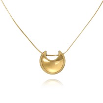 Collar media luna bañado en oro