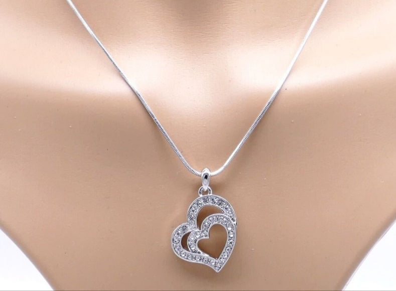 COLLAR DOBLE CORAZÓN CON COLGANTE CRISTAL CHECO