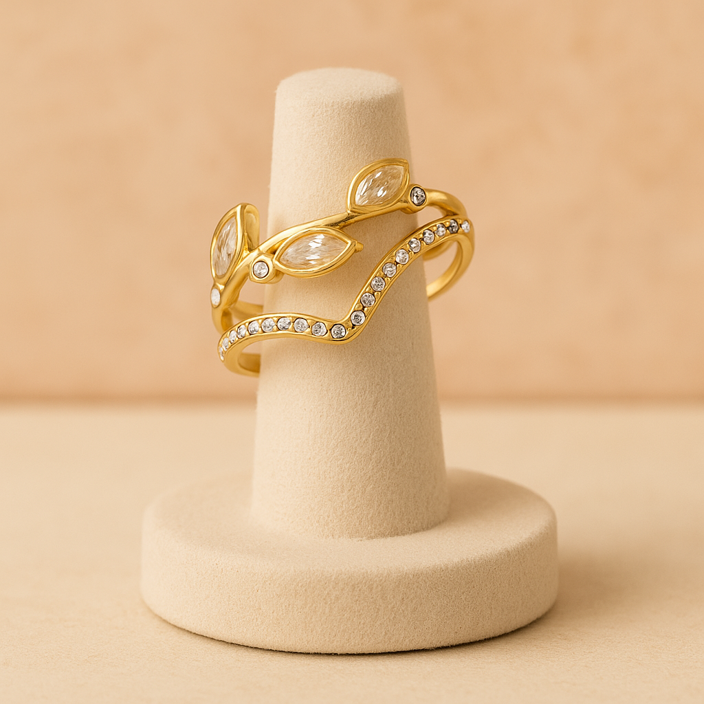 Anillo Ajustable Dorado Hoja Brillante bañado en oro 14 quilates con zirconitas