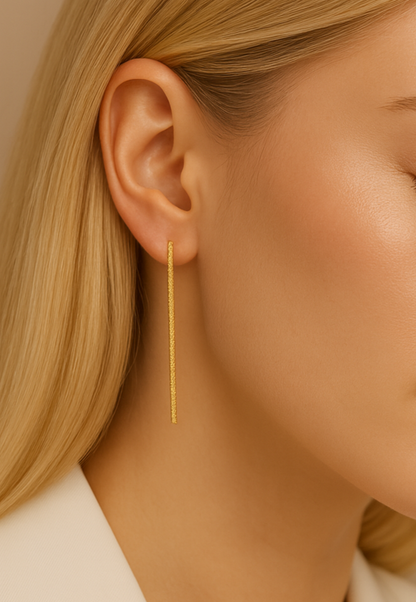 Pendientes Twist Gold · Elegancia Delicada en Acero 925