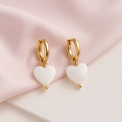 Pendientes Corazón Nácar & Aro Dorado · Elegancia Ohanna
