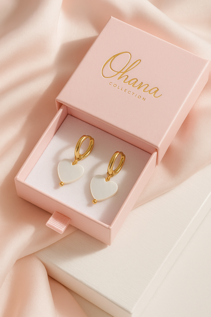 Pendientes Corazón Nácar & Aro Dorado · Elegancia Ohanna
