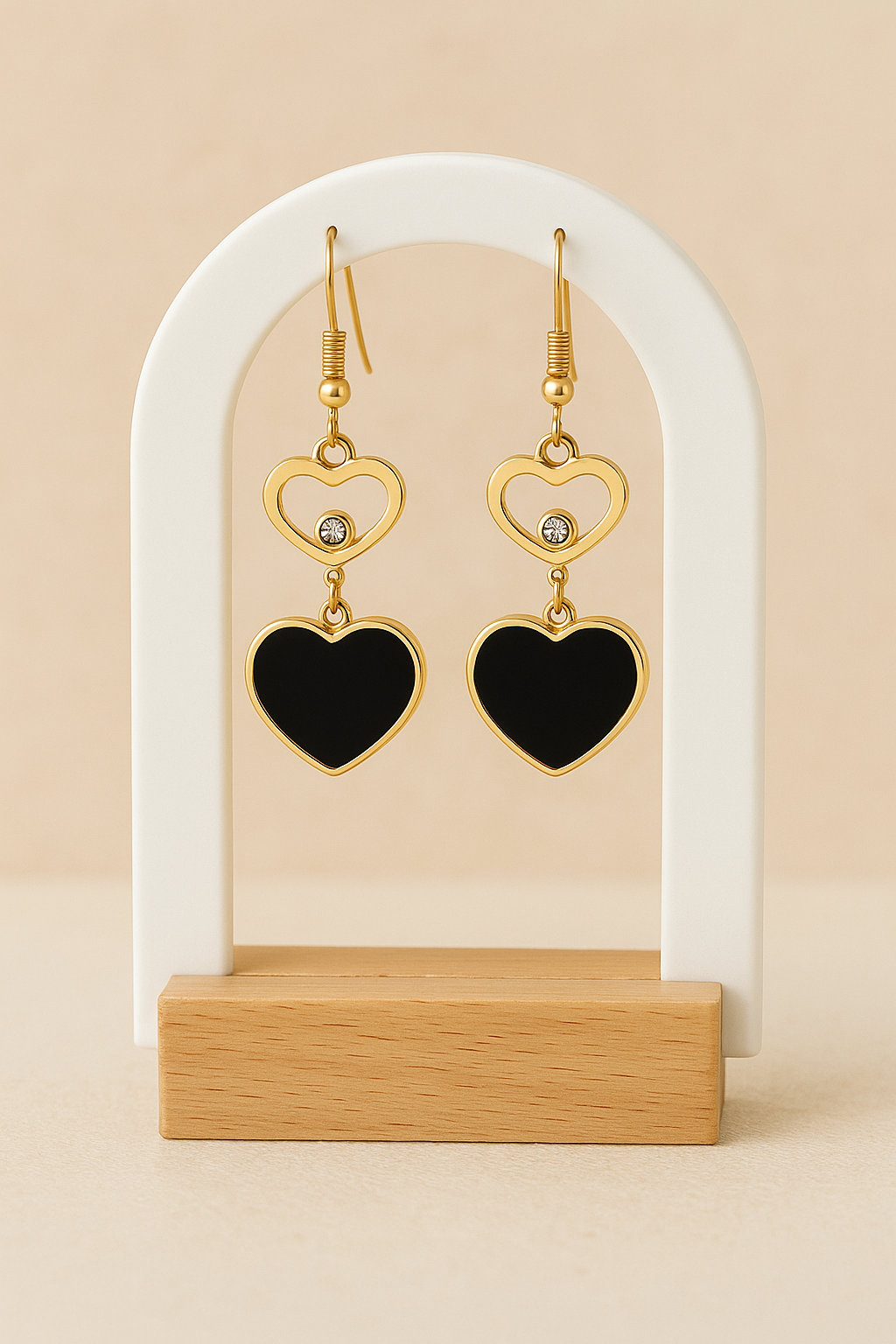 Pendientes Corazón Ébano · Elegancia Dorada Ohanna