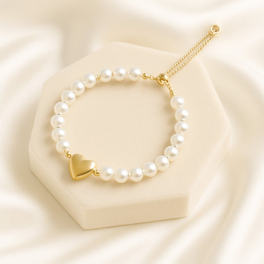 Pulsera de Perlas con Corazón Dorado