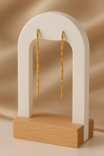 Pendientes Twist Gold · Elegancia Delicada en Acero 925